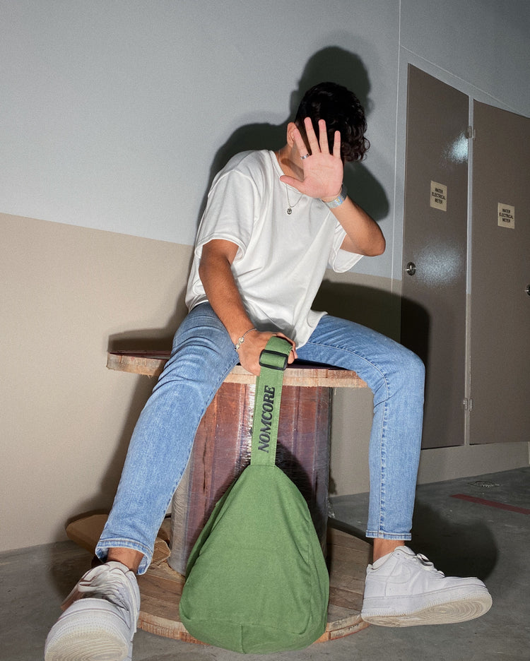 NOMCORE MESSENGER BAG